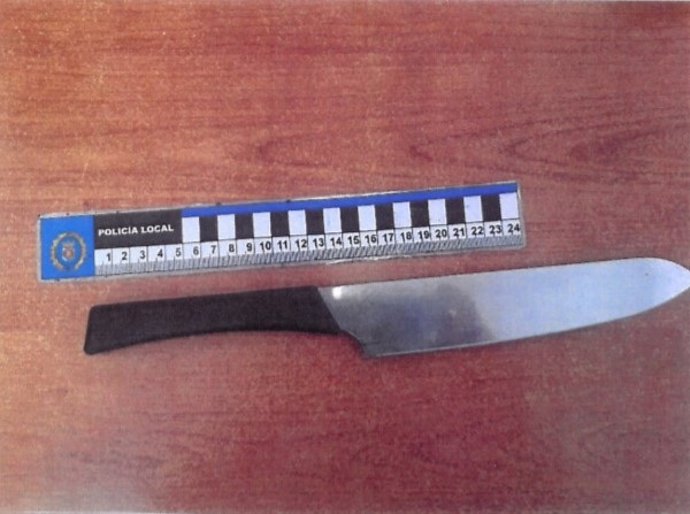 Cuchillo del atacante que asaltó a una pareja en Tarifa