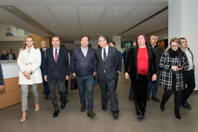 El ministro de AGricultura, Luis Planas, y el presidente de la Junta en Agroexpo