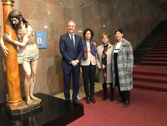 La escultura de "Cristo abrazado a la columna" vuelve al Ayuntamiento tras la restauración