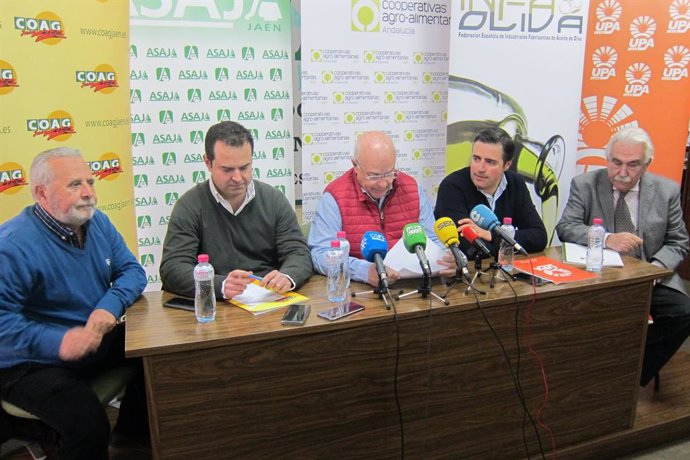 Jaén.- El sector olivarero protesta este jueves por precios justos cortando las 