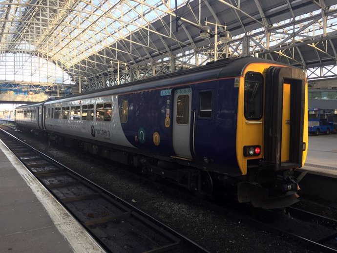 R.Unido.- Reino Unido nacionaliza los trenes del norte de Inglaterra, operados p