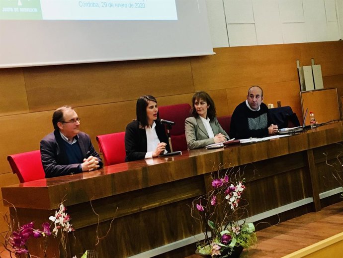 Córdoba.- La Junta acerca a los municipios el 'Plan Itínere' para la mejora de c
