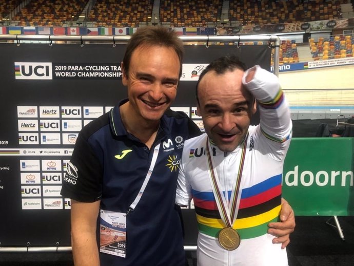 Ricardo Ten celebra junto a Félix García Casas su oro mundial