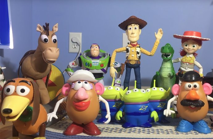 Toy Story con juguetes reales