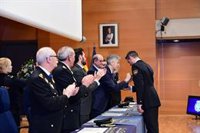 Marlaska condecora a los policías que "garantizaron el orden y los derechos" en los disturbios tras la sentencia del 1-O