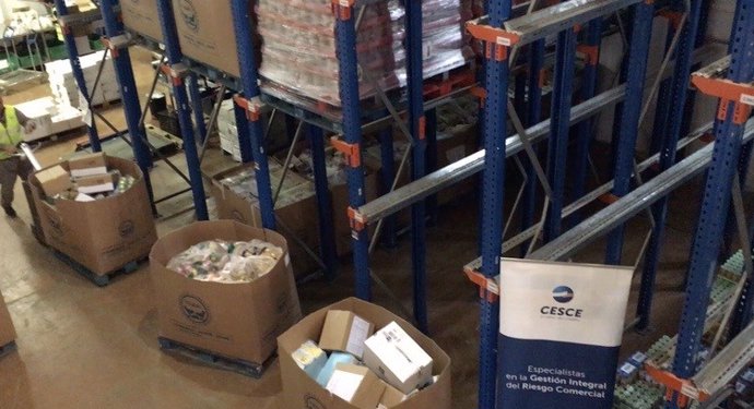 CESCE participa en el voluntariado del Banco de Alimentos para ayudar en la clas