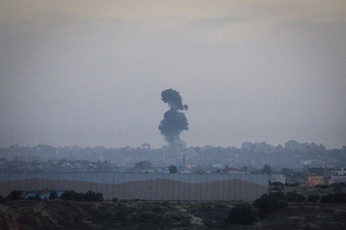 O.Próximo.- Israel ataca varios objetivos de Hamás en la Franja de Gaza en respu
