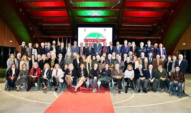 Autoridades en el acto conmemorativo del 125 aniversario de la ciudad de Torrelavega