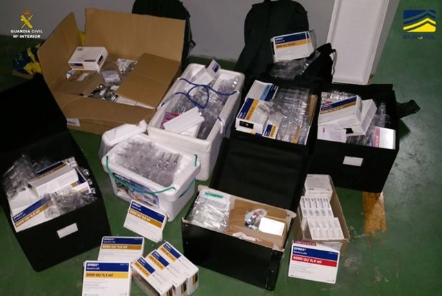Material incautado en la operación contra el tráfico de EPO para deportistas en Cádiz