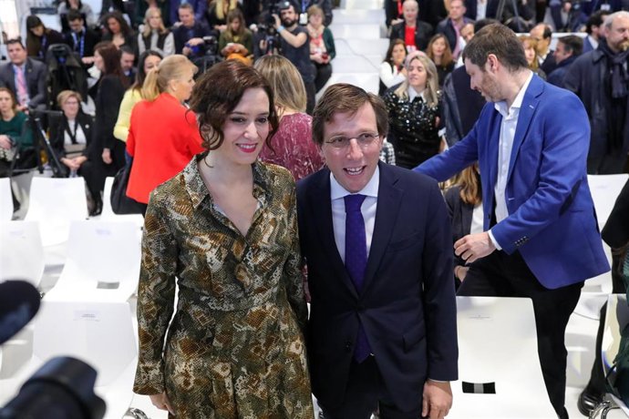 La presidenta de la Comunidad de Madrid, Isabel Díaz Ayuso y el alcalde de Madrid, José Luis Martínez-Almeida, a su llegada a la Feria Internacional de Turismo, Fitur 2020 durante su tercera jornada, en Madrid (España), a 24 de enero de 2020.
