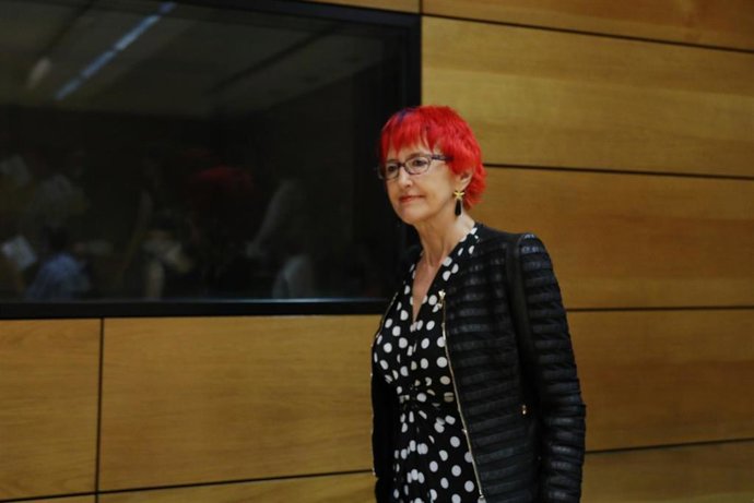 La consejera de Salud de Navarra, Santos Induráin Orduna, durante la reunión de la ministra de Sanidad en funciones, María Luisa Carcedo, con representantes de todas las comunidades para abordar la gestión del brote de listeriosis.