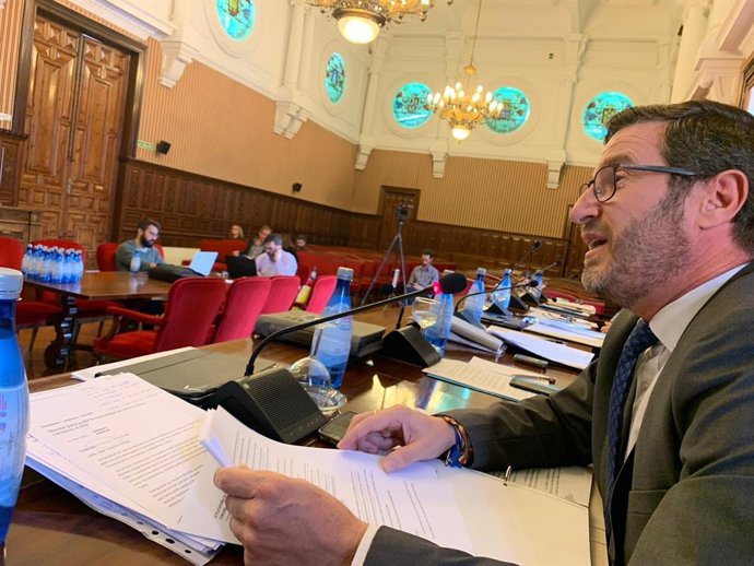 Jaén.- El PP abandona el pleno de Diputación para asistir a las movilizaciones d