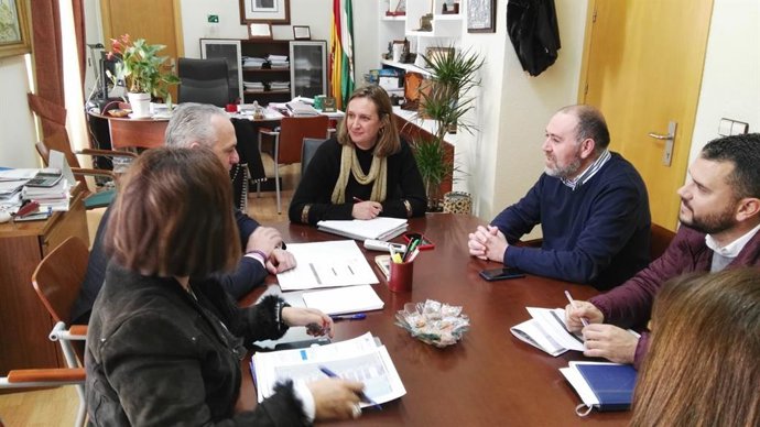 Ruiz Boix con la alcaldesa de Ubrique