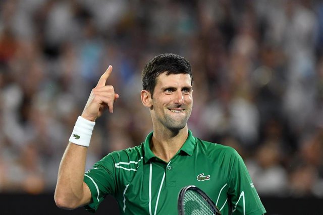 El tenista serbio Novak Djokovic celebra su pase a la final del Abierto de Australia 2020