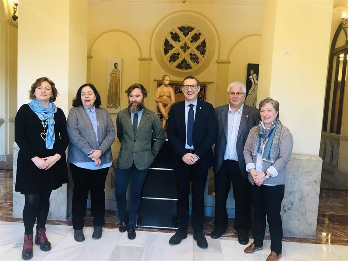 Rector UMU, José Luján; acompañado del vicerrector de Calidad, Cultura y Comunicación, Francisco Javier Martínez; coordinador de Cultura, Paco Caballero; y la coordinadora del Aula de Palabra y Pensamiento, Rosario Guarino, presentan II Semana Cultura
