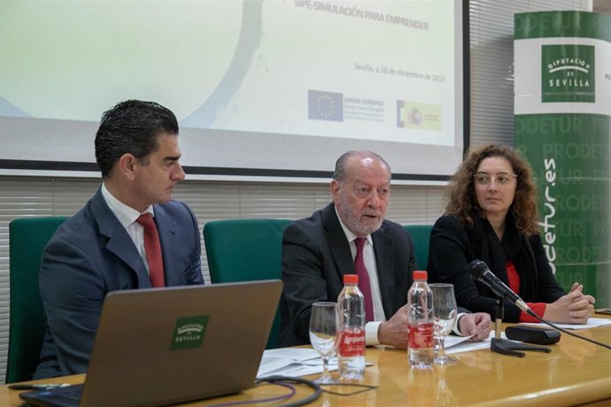 El presidente de la Diputación de Sevilla, Fernando Rodríguez Villalobos, durante la presentación de SIPE