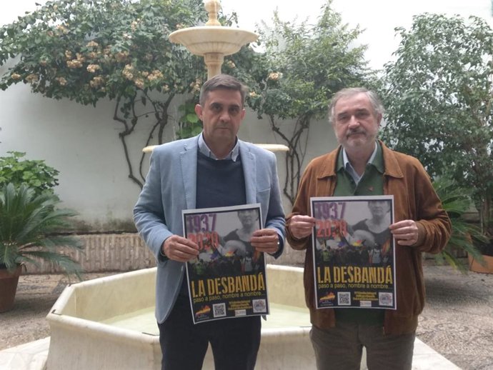 Hernández (izda.) y Naranjo presentan la 'IV Marcha Senderista Integral de la Desbandá'