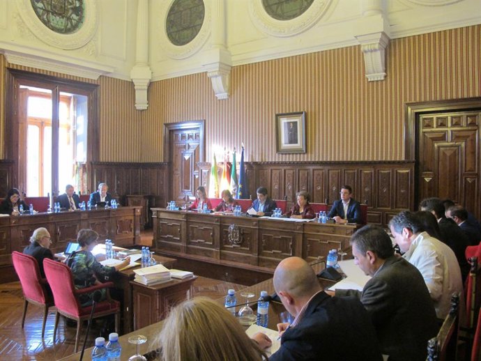 El Pleno de Diputación//Archivo