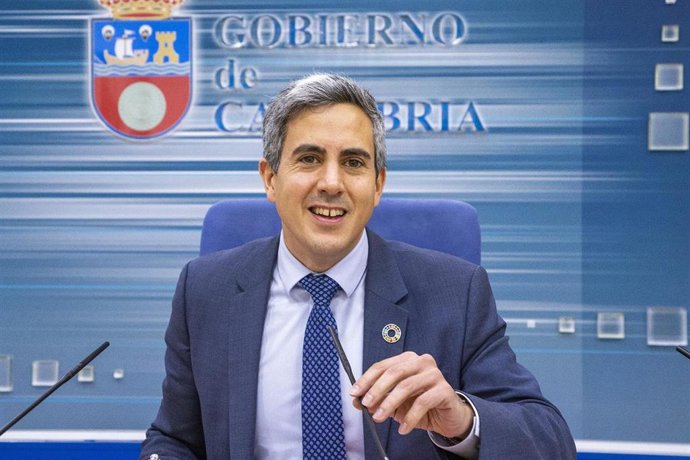 El vicepresidente, Pablo Zuloaga, informa en rueda de  prensa de los acuerdos del Consejo de Gobierno