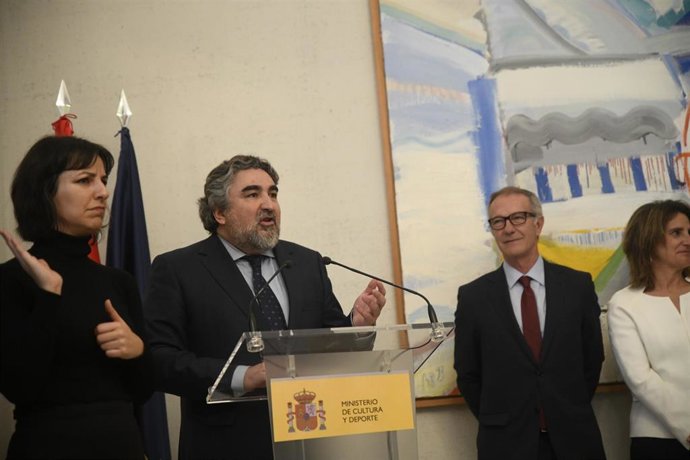 José Manuel Rodríguez Uribes pronuncia un discurso tras recibir la cartera del Ministerio de Cultura y Deporte para el Gobierno de la XIV Legislatura, de manos de José Guirao en la sede del Ministerio, en Madrid (España), a 13 de enero de 2020.