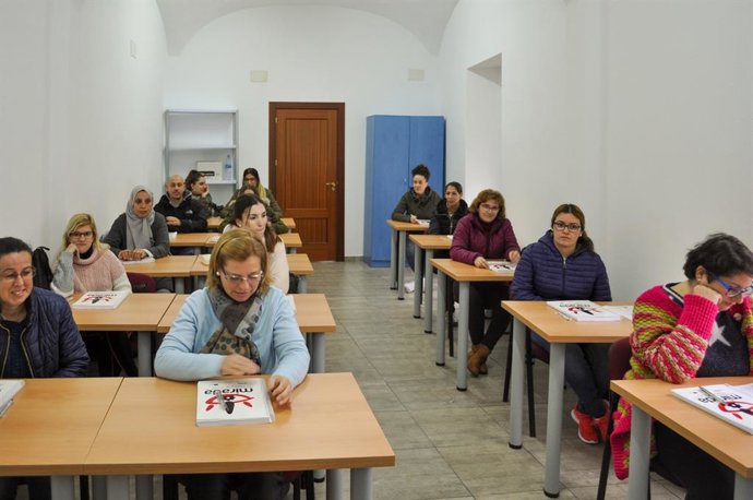 [Grupoextremadura] Nota Informativa. Comienza En Salvatierra De Los Barros El Curso De Formación De Atención Sociosanitaria A Personas Dependientes En Instituciones Sociales