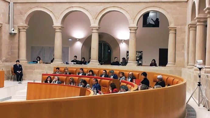 El pleno del Parlamento de La Rioja debate las enmiendas parciales al Presupuesto de La Rioja