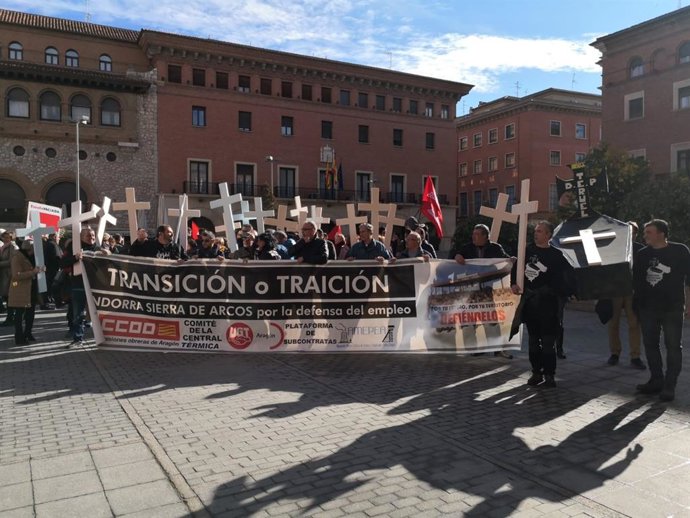 Concnetración en defensa de una transición justa para la térmica de Andorra