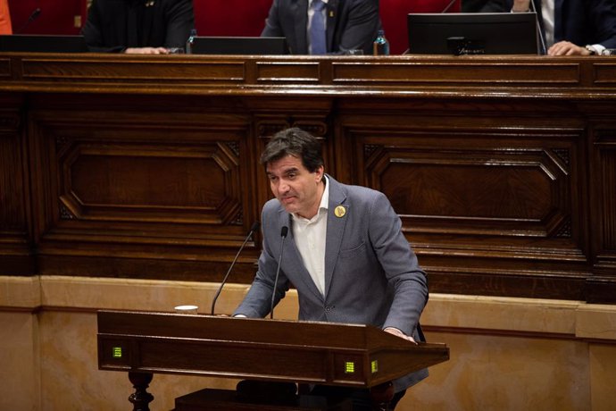 El president d'ERC al Parlament, Sergi Sabri, intervé durant un ple al Parlament de Catalunya, en la mateixa jornada en la qual la Mesa ha assumit la inhabilitació de Torra com a diputat, a Barcelona (Catalunya), 27 de gener del 2020.