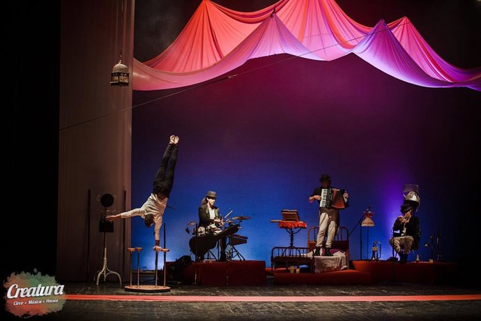 Nota Sobre Espectáculo De Circo En El Teatro Cánovas