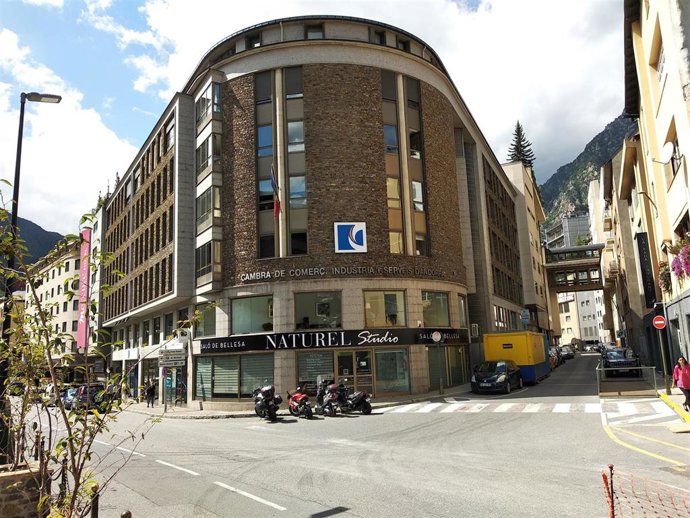 El edificio que alberga la sede de la Cámara de Comercio, Industria y Servicios de Andorra.
