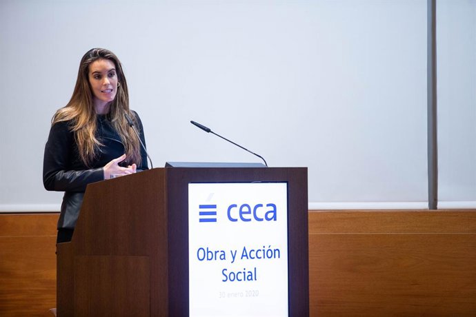 La embajadora y nadadora olímpica Ona Carbonell durante su intervención