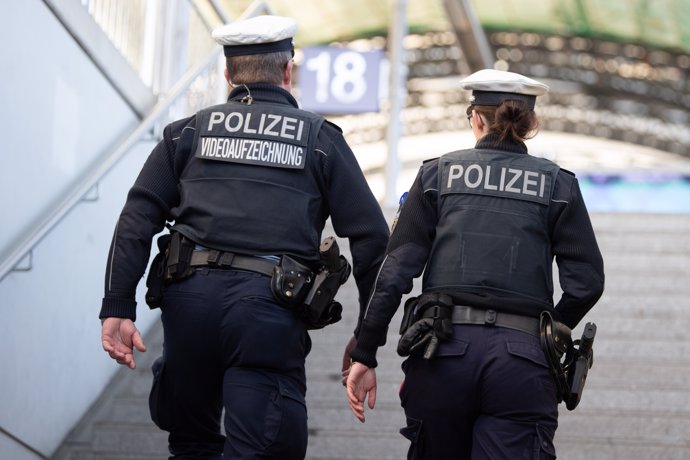 11 November 2019, Dresden: Police Commissioners. Photo: Sebastian Kahnert/dpa-Zentralbild/dpa