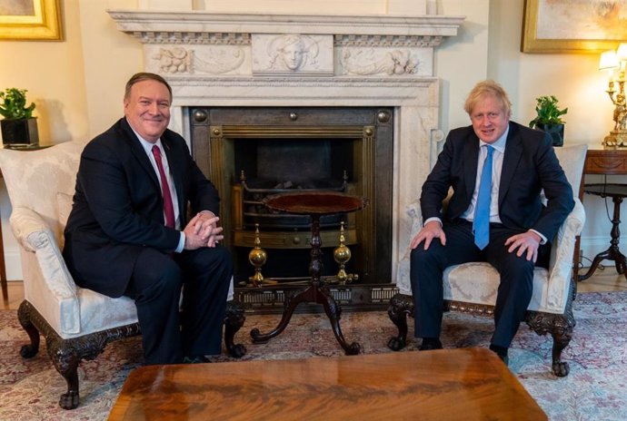 El primer ministro británico, Boris Johnson, y el secretario de Estado norteamericano, Mike Pompeo.