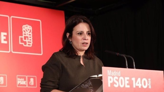 La portavoz del PSOE en Congreso, Adriana Lastra, en un acto en Barajas.