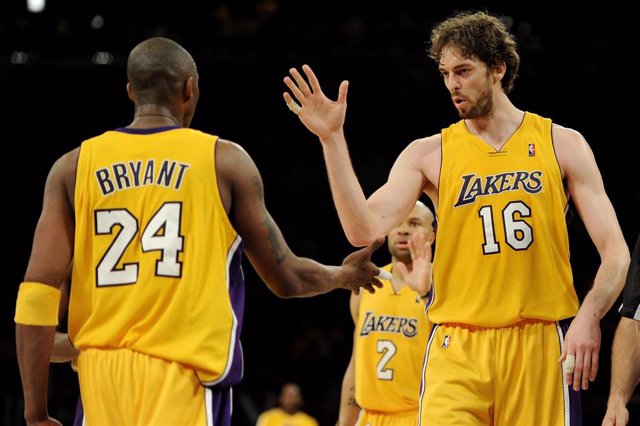 Kobe Bryant y Pau Gasol, durante su etapa juntos en Los Angeles Lakers.