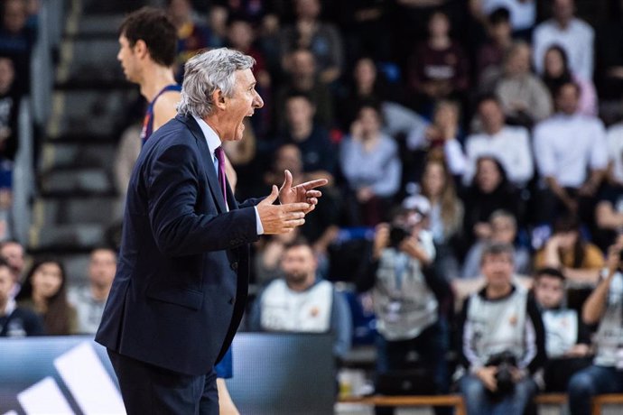 El entrenador del Barcelona Svetislav Pesic 