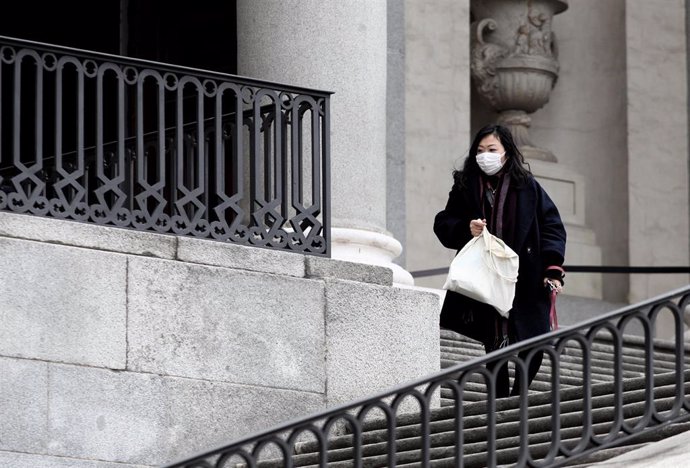 China.- Los muertos por el brote del nuevo coronavirus ascienden a 213 y los afe