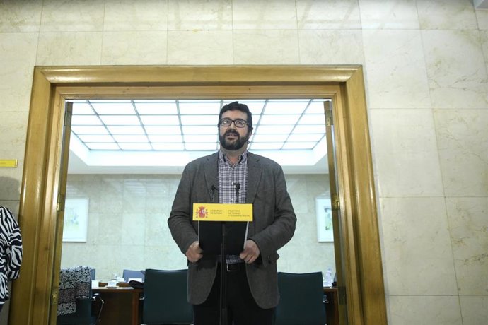 El secretario de Estado de Empleo y Economía Social, Joaquín Pérez, en rueda de prensa antes de la mesa de diálogo social sobre Empleo y Relaciones Laborales entre el Gobierno y agentes sociales