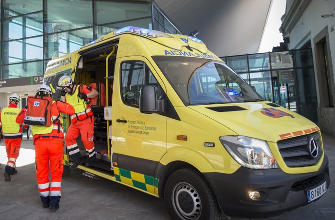 Imagen de un equipo de la Empresa Pública de Emergencias Sanitarias (EPES) en Granada