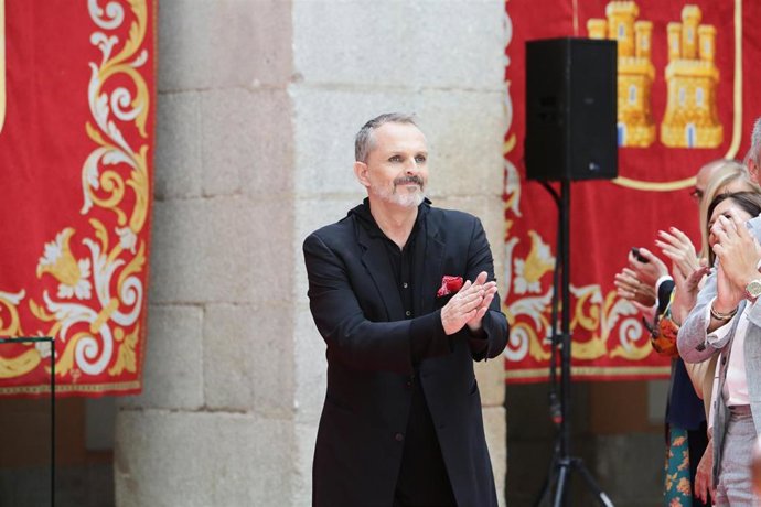 MIGUEL BOSE RECIBE LA MEDALLA DE LAS ARTES DE LA COMUNIDAD DE MADRID