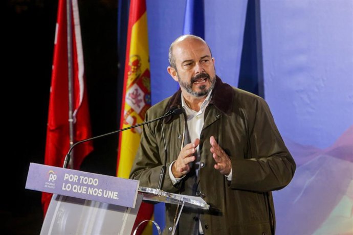 Imagen de recurso del expresidente de la Comunidad de Madrid y senador del PP, Pedro Rollán, durante un acto de campaña en las últimas elecciones generales.