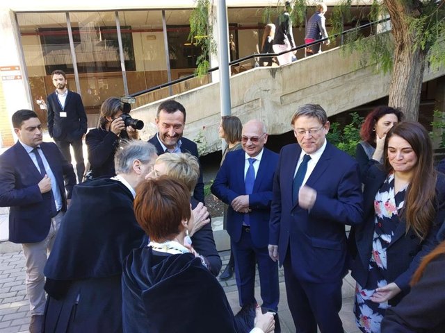 Francis Mojica junto a Ximo Puig, este viernes.