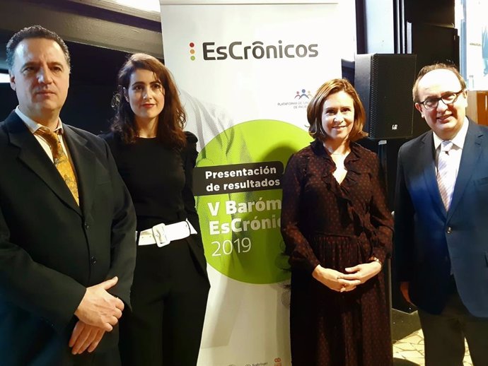 Millán Arroyo, María Gálvez, Carina Escobar y Cristóbal Torres durante la presentación del 'V Barómetro EsCrónicos: Continuidad Asistencial'