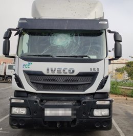 Camión del servicio de recogida de residuos Almería dañado por un ataque vandálico