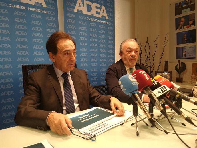 El presidente de ADEA, Salvador Arenere, y el secretario general, José Guillén.