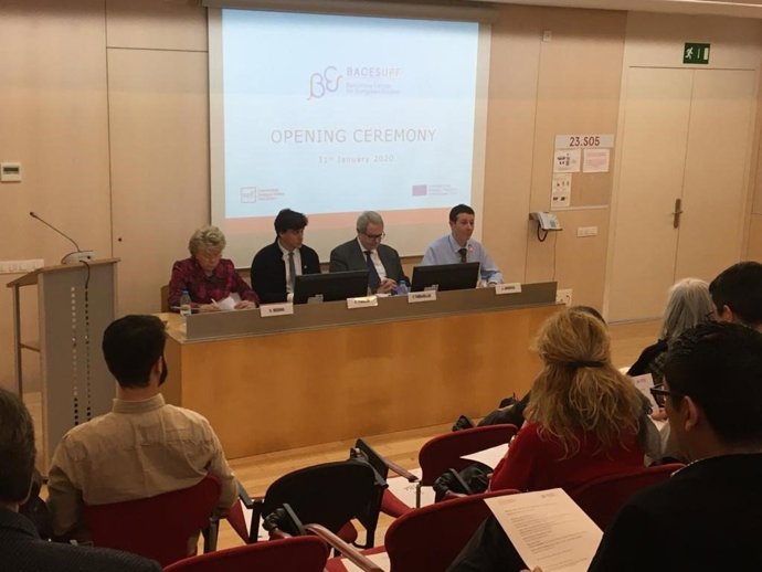 La exvicepresidenta de la CE Viviane Reding; el vicerector para proyectos de profesorado de la UPF, Pablo Pareja; el director del Baces, Javier Arregui, y el director de la Representación de la Comisión Europea en Barcelona, Ferran Tarradellas.