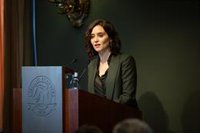 Ayuso ve "imprescindible" presentar unido al centro-derecha en las elecciones catalanas