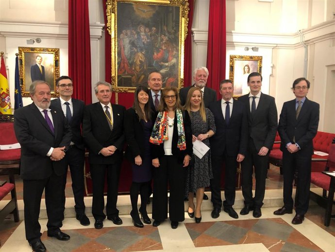 Quirónsalud Infanta Luisa recibe un premio de la Academia de Medicina por su aplicación del programa Pirasoa