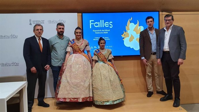 Ndp +Foto. Exposició Del Ninot