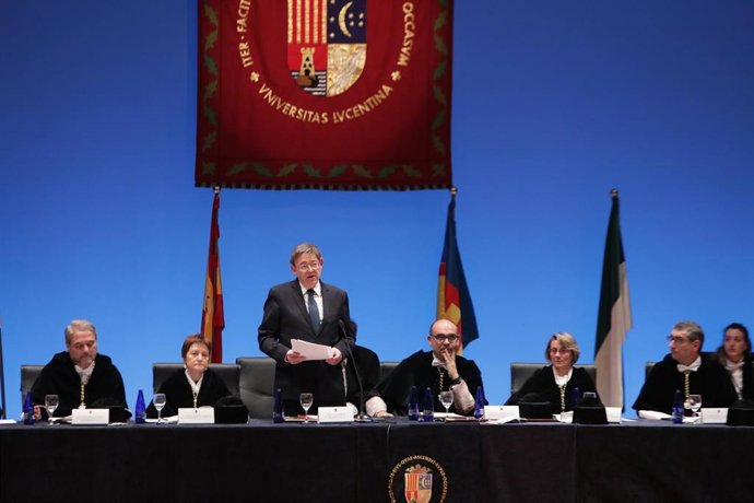 Puig durante su intervención en la UA.